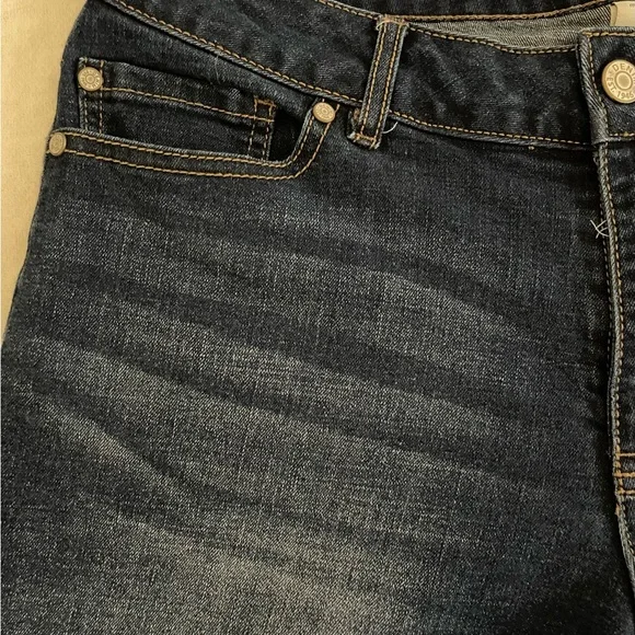 EST 1946 Denim woman’s Midrise denim shorts size 12 - Picture 5 of 8